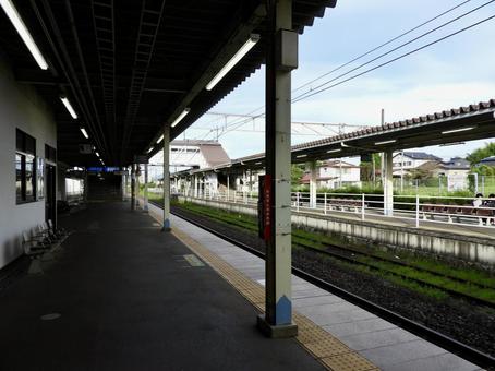 JR東北本線二本松駅1番線ホーム JR東北本線二本松駅1番線ホームの写真