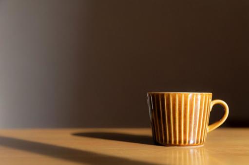 静かな朝のコーヒータイム 静かな朝のコーヒータイム コーヒー,カフェ,休憩の写真素材