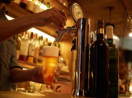 Image of pouring beer, beer server, beer, bar, JPG