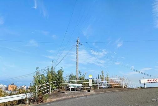 坂ノ途中のバス停 バス停,コミュニティバス,坂の写真素材
