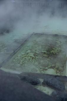 湯けむり立ち上る神秘の硫黄泉 温泉,湯気,硫黄泉の写真素材