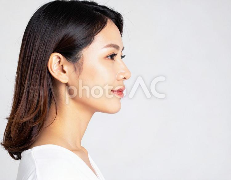 女性の横顔　イヤリング・ピアス着画画像用 女性,横顔,２０代の写真素材