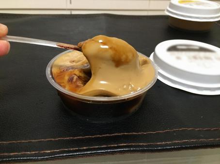 黒蜜をかけた黒糖じーまーみ豆腐(沖縄 黒蜜をかけた黒糖じーまーみ豆腐(沖縄の写真