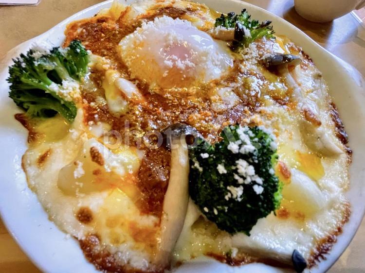 チーズのお焦げが美味しいドリア ドリア,ブロッコリー,お焦げの写真素材
