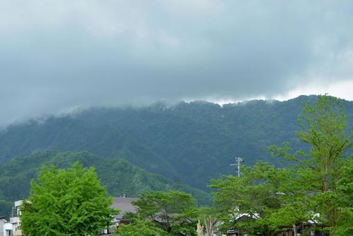 山頂に近づく雲04 天気,山,山頂の写真素材