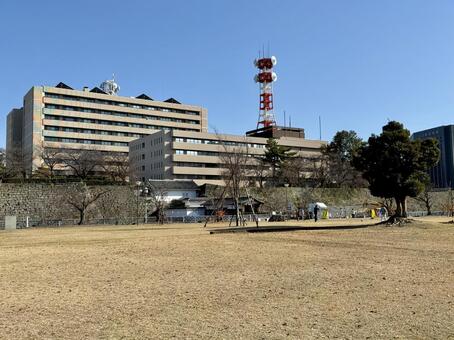 12月初旬　冬の昼間の福井県庁　雪なし 冬,昼間,福井県庁の写真素材