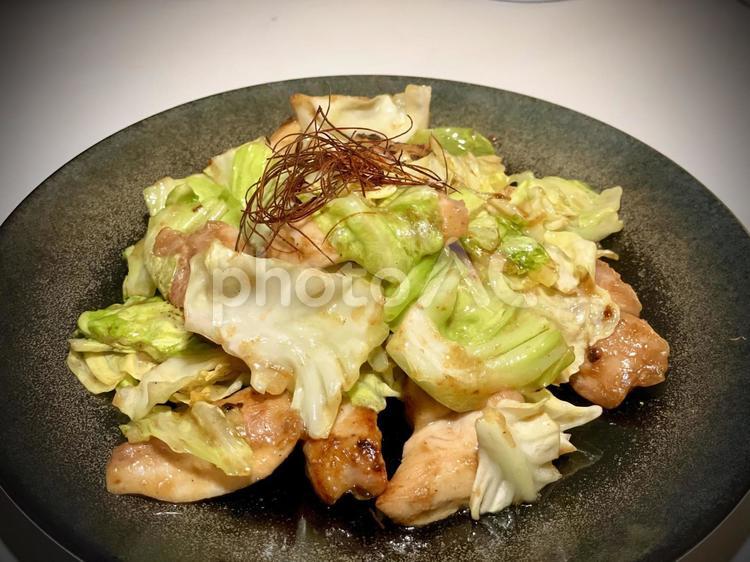 鶏肉とキャベツの炒め物 家ご飯,炒め物,キャベツの写真素材
