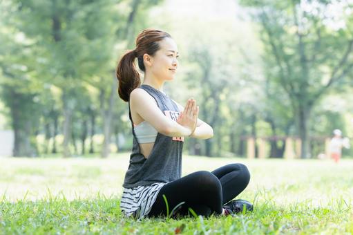 Woman doing yoga in the park, JPG Woman doing yoga in the park, yoga, health, movement, JPG