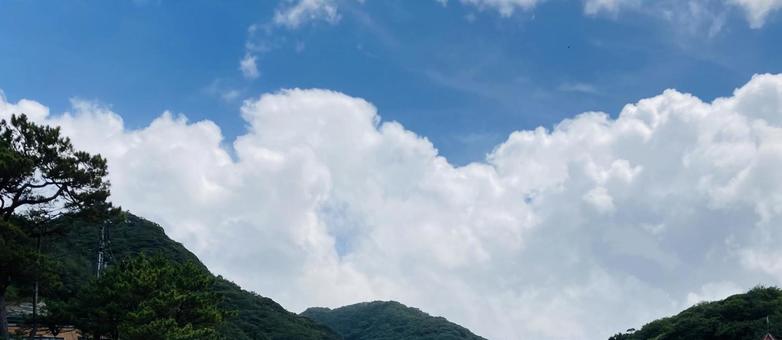 夏の山と雲 夏の山と雲の写真