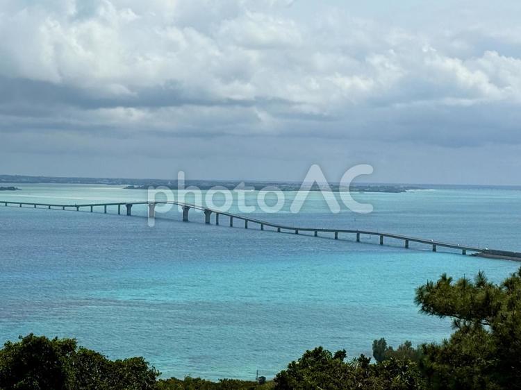宮古島の伊良部大橋 沖縄,宮古島,きれいな海の写真素材