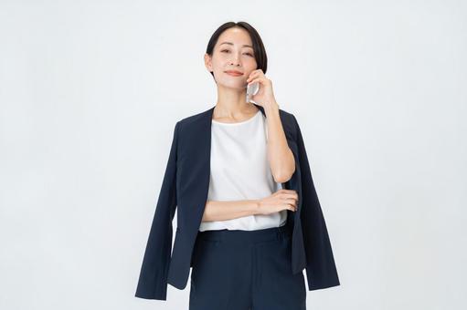 電話をするビジネスウーマン ビジネス,オフィス,電話の写真素材