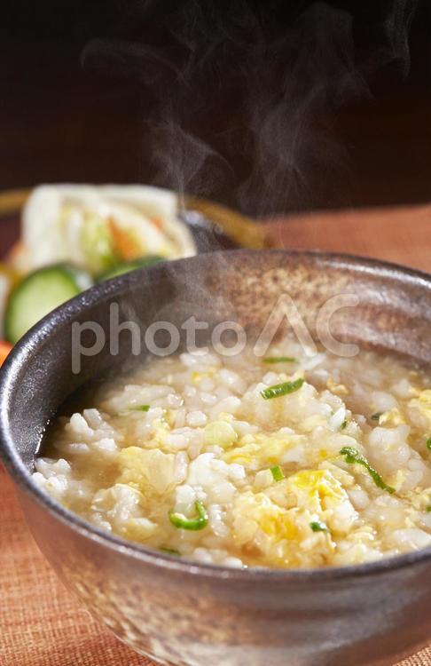 鍋料理の〆はやっぱり雑炊ですね 玉子雑炊,〆,雑炊の写真素材
