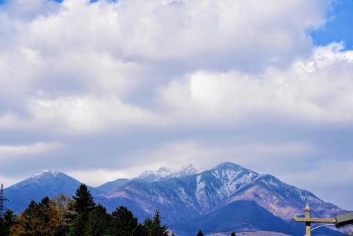 八ヶ岳をふりかえる 八ヶ岳をふりかえる 山,八ヶ岳,山梨の写真素材