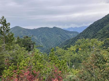 池の平トレッキング中に見えた景色 池の平,トレッキング,山々の写真素材