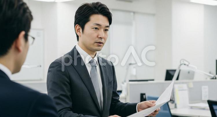 働く男性　事務　仕事 仕事,働く,オフィスの写真素材