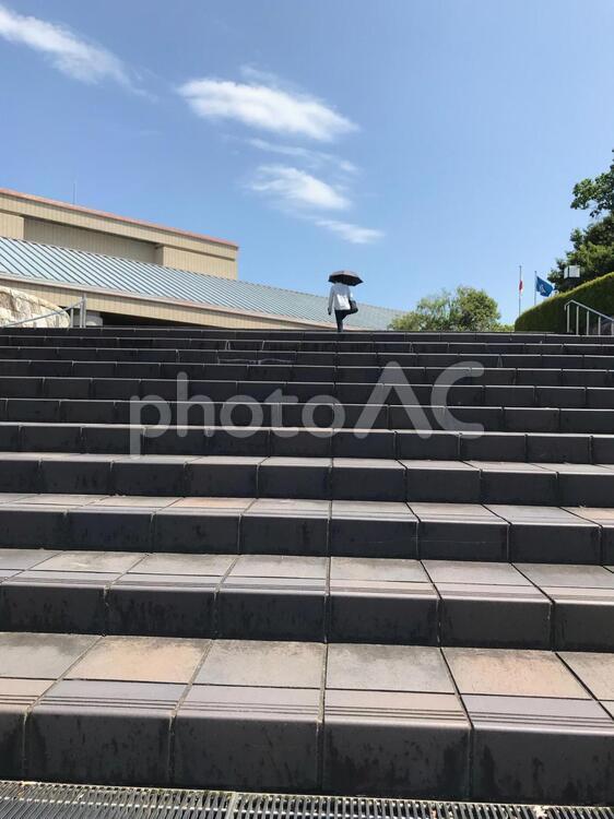 階段　登る　青空 階段,青空,雲の写真素材