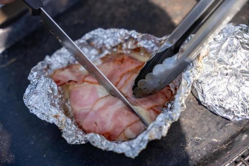 ベーコンチーズのホイル焼き ベーコン,チーズ,ホイル焼きの写真素材