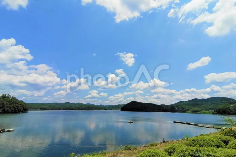 湖畔の風景 湖,晴れ,青空の写真素材