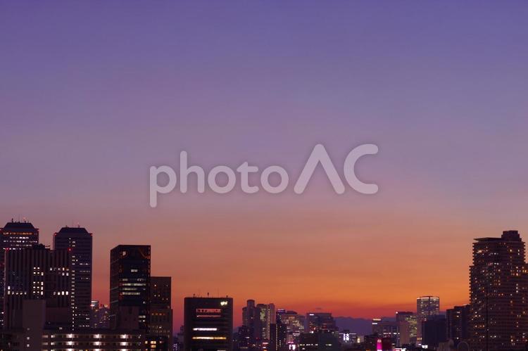マジックアワー　夕暮れ　夕焼け　都会　 マジックアワー,夕暮れ,夕焼けの写真素材