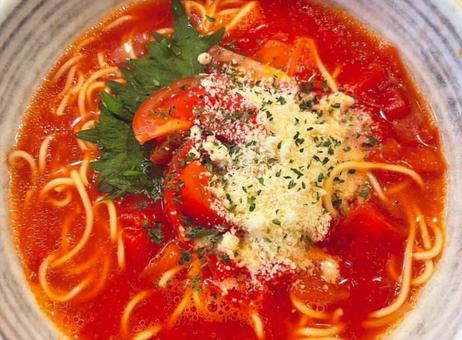トマトスープパスタ トマトスープパスタの写真