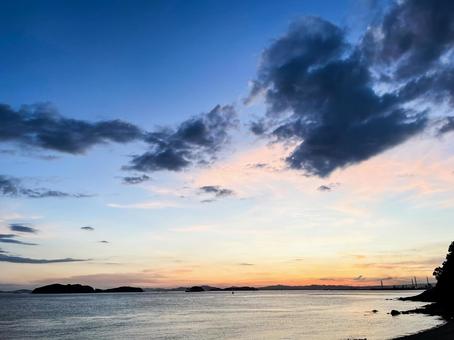 瀬戸内海の夕暮れ 瀬戸内海の夕暮れ 瀬戸内海,夕暮れ,サンセットの写真素材