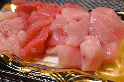 脂の乗った山盛りのマグロ 刺身,マグロ,魚介類の写真素材