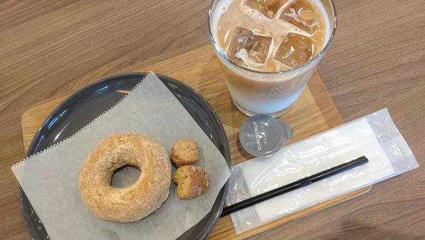 ティータイム カフェオレ ドーナツ ティータイム カフェオレ ドーナツ の写真