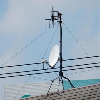【風景写真】テレビ受信アンテナ 【風景写真】テレビ受信アンテナ アンテナ,テレビ,受信の写真素材