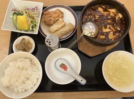麻婆豆腐定食 麻婆豆腐,定食,白ごはんの写真素材