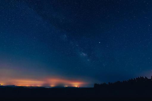 フィルム風の夏の星空 フィルム風の夏の星空 天の川,夏の大三角,満天の星空の写真素材