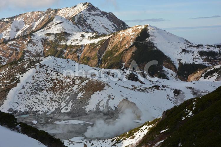 1１月の立山はすでに冬。 立山連峰,室堂平,地獄谷の写真素材