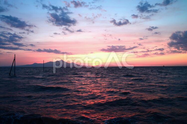 グラデーションの空と海 日暮れ,水域,海の写真素材