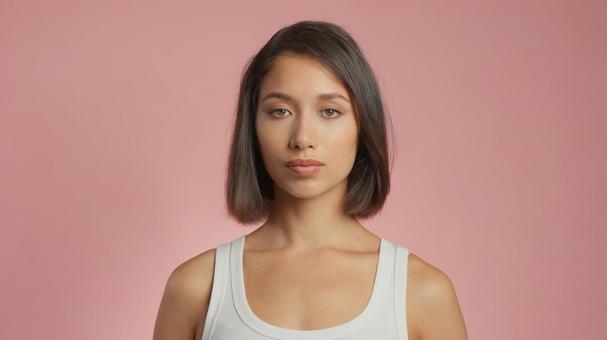 タンクトップを着た女性 タンクトップを着た女性 女性,外国人,アジア人の写真素材