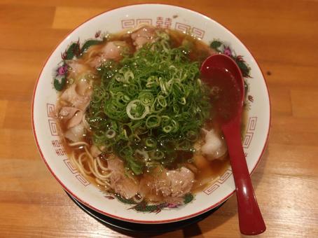 東寺駅 醤油ラーメン 東寺駅,醤油ラーメン,京都ラーメンの写真素材