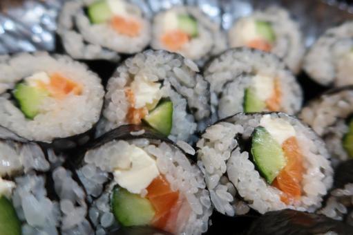 自家製サーモンチーズ海苔巻（アップ） サーモン,キュウリ,チーズの写真素材