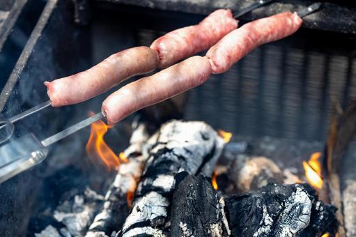 串焼きのソーセージ ソーセージ,焼く,バーベキューの写真素材