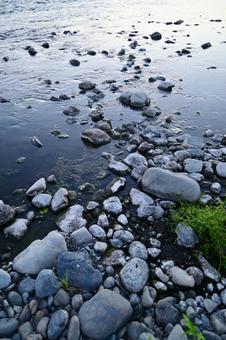 河川敷の石1 石,河川敷,河原の写真素材