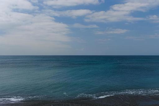 青空とターコイズブルーの海 青空,海,ターコイズブルーの写真素材