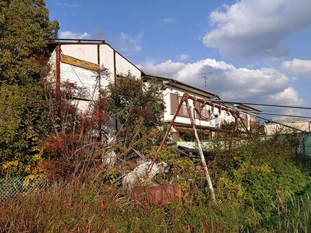 廃墟の公園 廃墟,放置,荒廃の写真素材