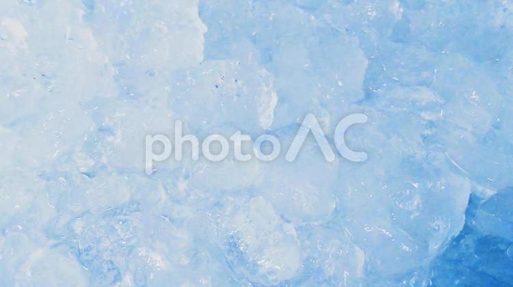 細かく砕けた氷の背景５９（青色） 氷,青い氷,砕けるの写真素材