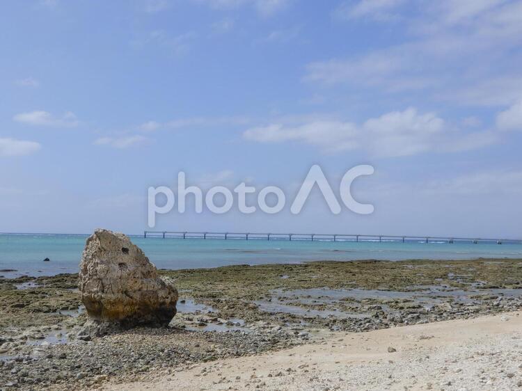 瀬長島の再現された子宝岩と風景 瀬長島,瀬長,子宝岩の写真素材