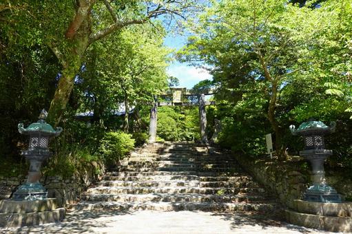 英彦山神宮 銅鳥居(引き) 英彦山神宮 銅鳥居(引き) 英彦山神宮,銅鳥居,英彦山の写真素材