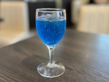 青のソーダ水 ジュース,飲み物,夏の写真素材