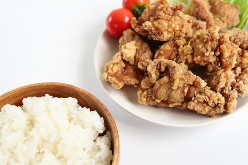 唐揚げとご飯のセット 唐揚げとご飯のセットの写真