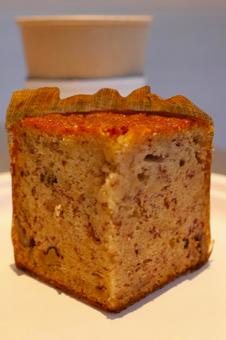 カフェのモーニングのバナナブレッドの写真