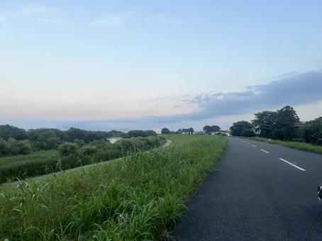 夢 夢 sky,夢,土手の写真素材
