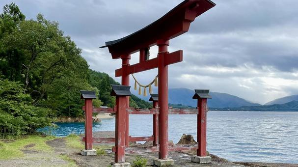 鳥居 鳥居 御座石神社,寺社仏閣,本殿の写真素材