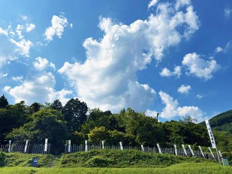 関ケ原古戦場の木々と雲が広がる青空 関ケ原古戦場の木々と雲が広がる青空 関ケ原古戦場,岐阜県,空模様の写真素材