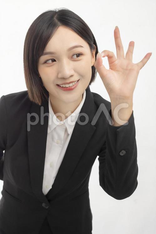 OKサインを出すOL10 女性,20代,外国人の写真素材