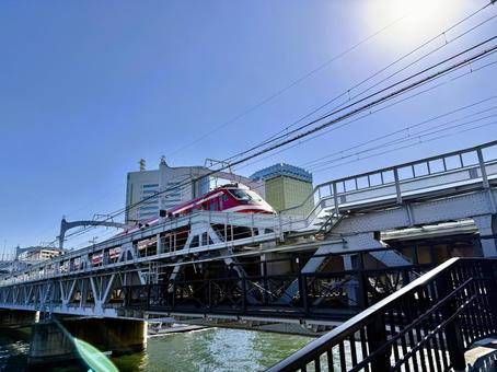 東武伊勢崎線と隅田川 東武伊勢崎線と隅田川 川,東武伊勢崎線,隅田川の写真素材